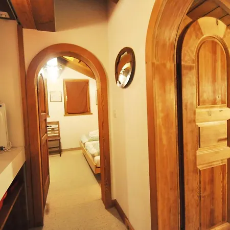 하우스 티프바흐 - 아파트먼트 체르비노 아파트 *